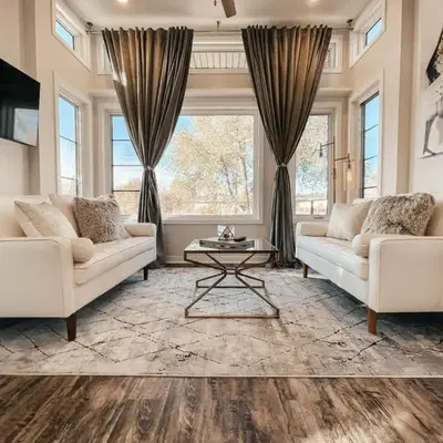 Beautiful and Elegant River Front Cottage