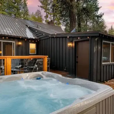 Westlake Cabin by AvantStay Hot Tub Near Skiing Walk to Restaurants Lake