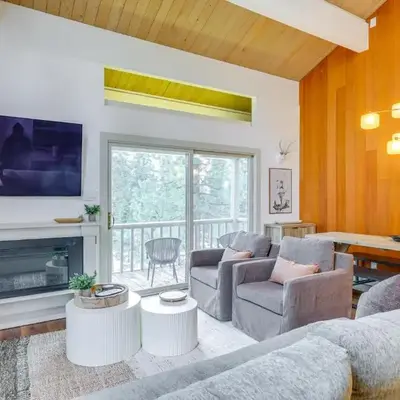8 Mi to Northstar Slopes Tahoe Gem with Fireplace
