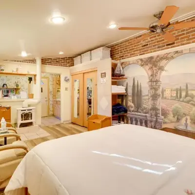 Close to Midtown! Cozy Reno River Cottage