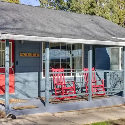 Fire Pit and Grill Retreat Between Arnold and Murphys