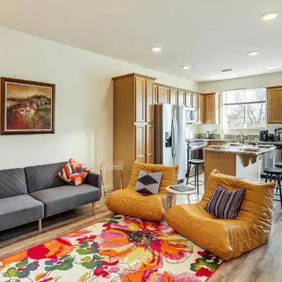 4 Mi to Dtwn Family-Friendly Townhome in Reno