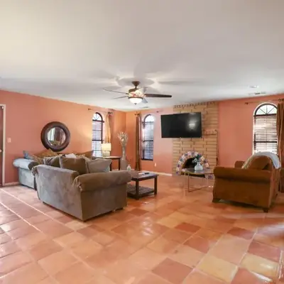 Happy Hours - Beautiful Quiet Comfortable Suite #3