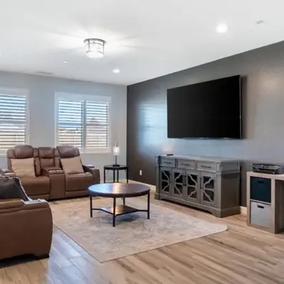 Spacious 4BR Home With BBQ