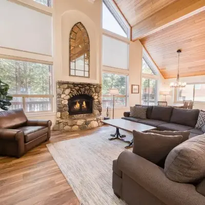Venture in Tahoe Donner by Tahoe Getaways - 4 BR W Hot Tub