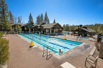 Gallery image of Cabin Fever at Tahoe Donner by Tahoe Getaways - 2 BR with Hot Tub & HOA in Truckee