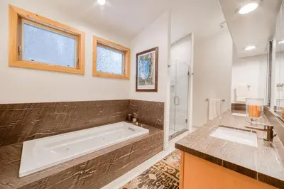 Gallery image of Great Bison Lodge at Tahoe Donner by Tahoe Getaways - Pet Friendly 4BR w HOA & Heated Driveway in Truckee