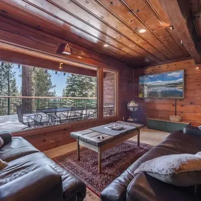 JJs Lakeview Chalet