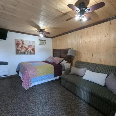 Squaw Valley Motel Room 6