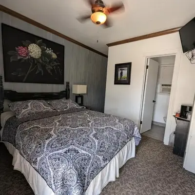 Squaw Valley Motel Room 4