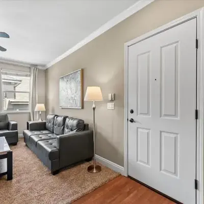 New Trendy 1BR Apartment with Heated Pool Gym & Minigolf