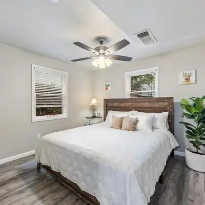Midtown Apartment with Private Parking and King Bed