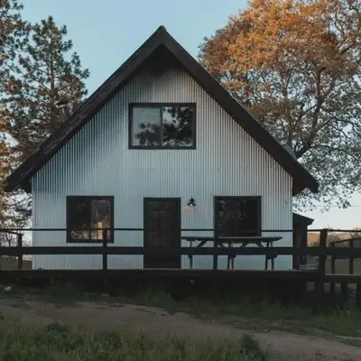 Spacious 4-bedroom cabin on secluded private land