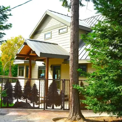 Deer Lodge #1 Lake front