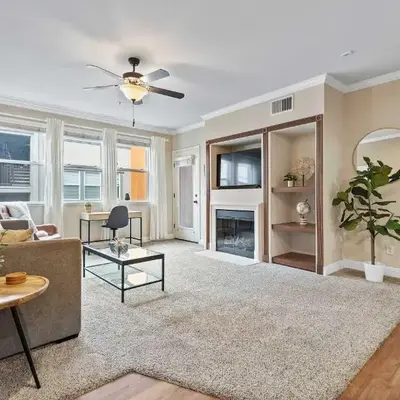 Luxury 2BR 2BA Apartment with Pool Gym & Theater