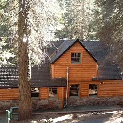 Spacious Riverfront Cabin Rental Perfect for Large Groups near Sonora