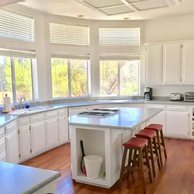 3 B 2 BA home in a Serene