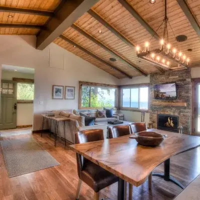 Waters Edge Jewel with Lake Views - HOA Access