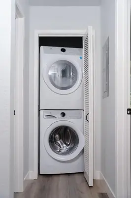 a washing machine and a dryer in a room at Family Friendly 1st Apple Hill exit Tahoe in Placerville