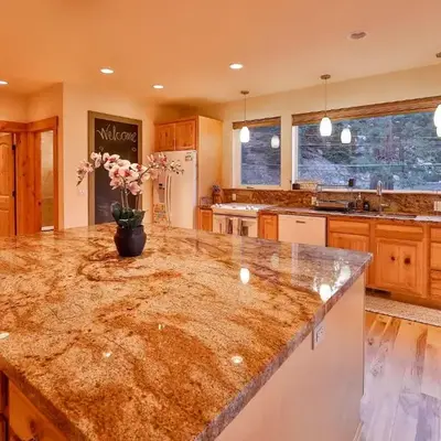 The Elevator House - Sleeps 10