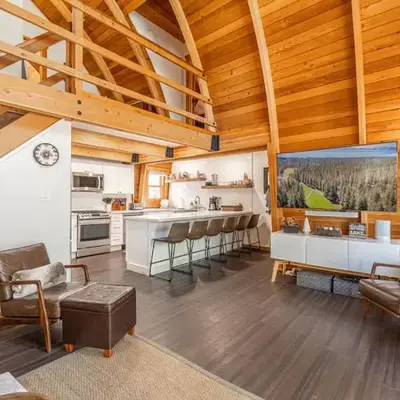 Canoe Cabin I Sleeps 8 I Hot Tub I Pet Friendly