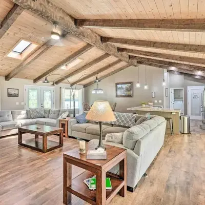 Beautiful Large close to Skiing / Wine Tasting!