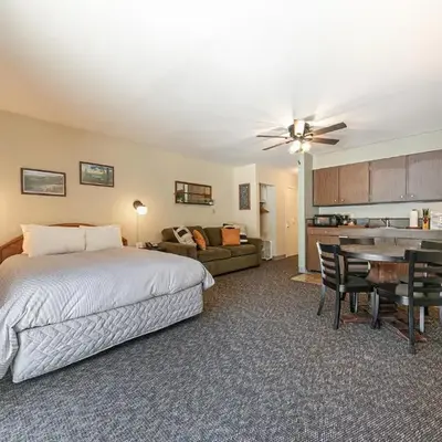Beautiful Studio W/Kitchenette #134 at Donner Lake Village