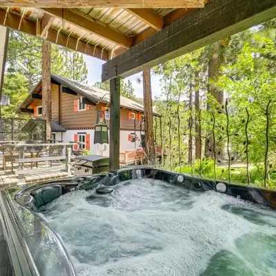 Walk to Diamond Peak Luxe Chalet with Mtn-View Deck