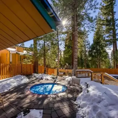 TahoeCozy with Pool Hot Tub and Near Northstar