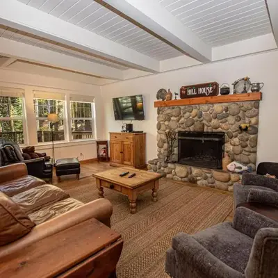 Hillhouse By Hauserman Rentals