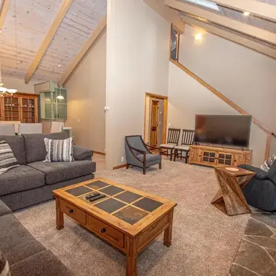 Knobcone Cabin by Hauserman Rental Group