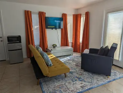 Gallery image of Zesty Studio & Pet Friendly Yard in Modesto