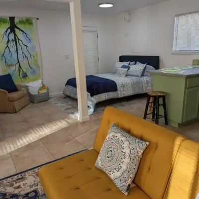 Zesty Studio & Pet Friendly Yard