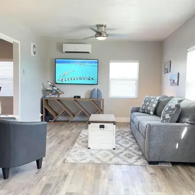 Ocean Breeze 2 bedroom w fenced yard on Mooney