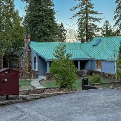 Walk to Lake 4BR Memory Making Alpine Retreat