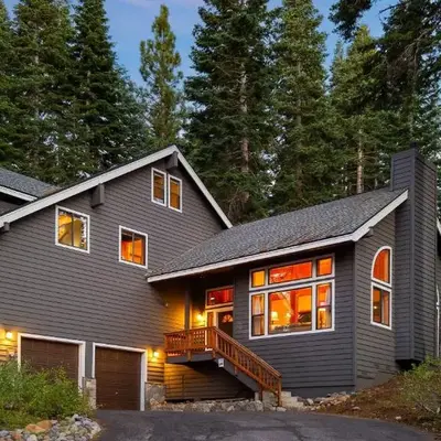 Cozy Escape w Hot Tub Deck Access to Tahoe Donner Skiing Alpenglow Chalet by AvantStay