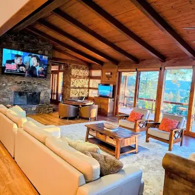 Mountain Oasis-Indoor Hot Tub
