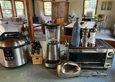 a kitchen counter with a blender and a toaster at Palisades, Lake Tahoe, Tahoe City, Hot Tub, Dogs OK in Tahoe City