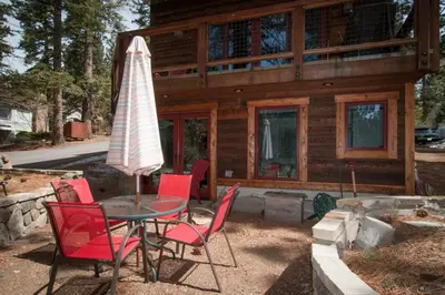Gallery image of Walk to Lake Tahoe Pets OK Studio in Tahoe Vista