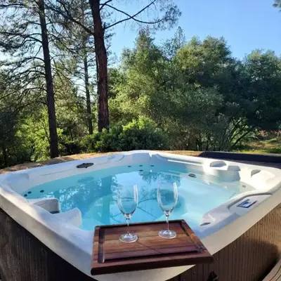 Hot Tub and Game Room 15 mi to Yosemite South Gate