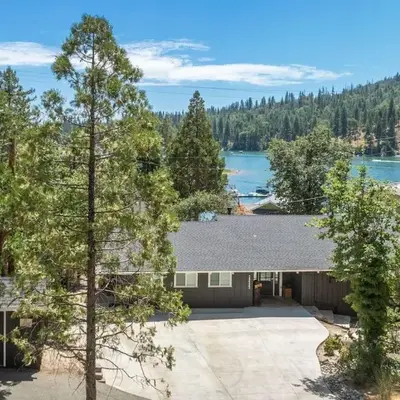 Lake View Private Dock 18 miles to Yosemite