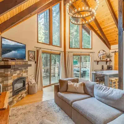 Cozy Tahoma Family Cabin in the Pines Sleeps 6 Pets