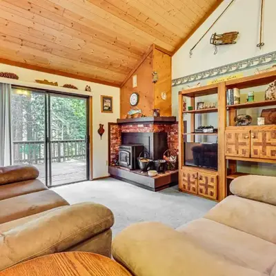 Community Perks and Watercrafts Shaver Lake Condo
