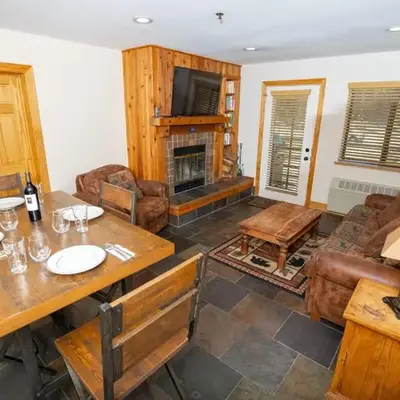 The Meadows - 2 Bdrm Family Condo in Kirkwood