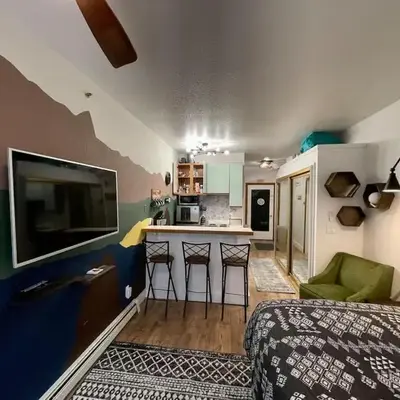 Sun Meadows Cozy Kirkwood Ski In out Studio