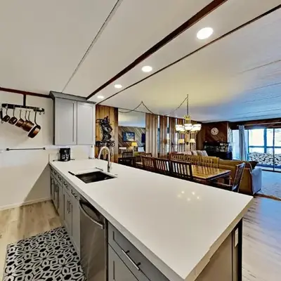 Great 3 Bedroom Condo with Washer and Dryer!