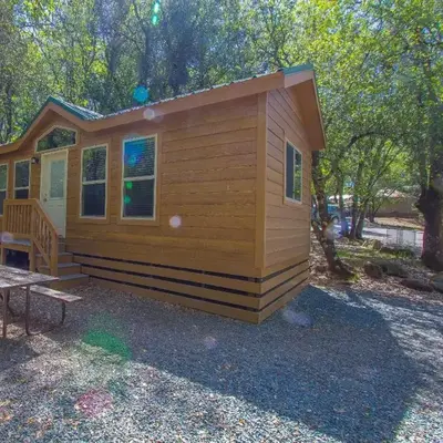 Ponderosa Camping Resort One-Bedroom Cabin 4