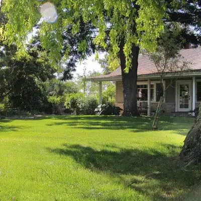 Cottage on Armstrong