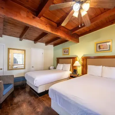 Emerald Bay Lodge
