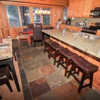 Mountainback 52 Loft Corner